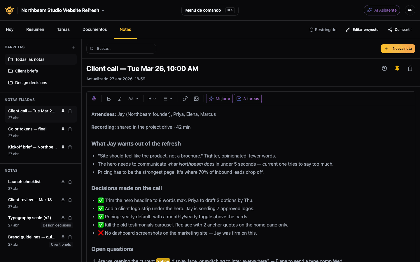 Captura de pantalla de las vistas de prioridad y resumen de FeedbackHive